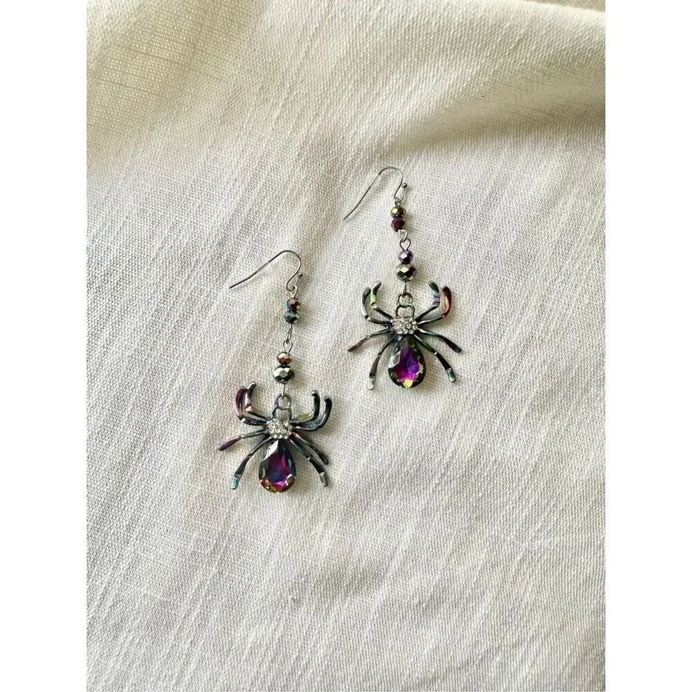 Iridescent halloweenโspiderโdangleโearrings